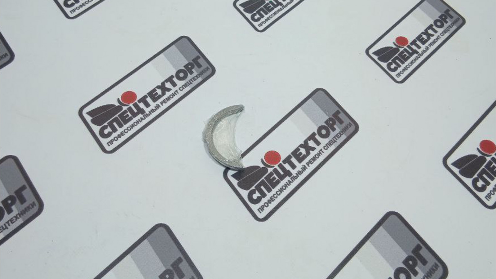 Упорное полукольцо коленвала Cummins A2300 4900236 Упорное полукольцо коленвала Cummins A2300 4900236