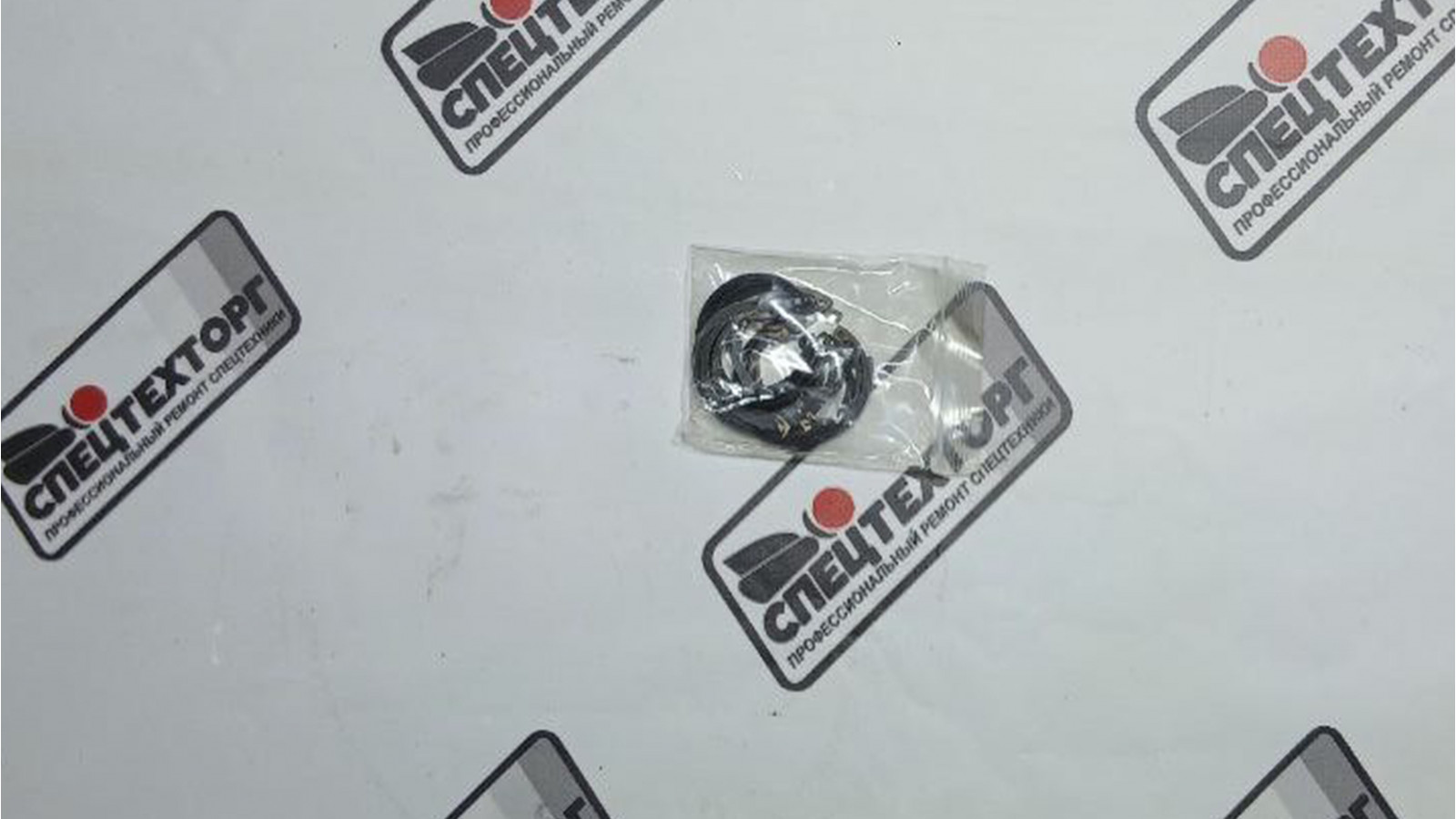 Кольцо стопорное пальца поршневого Yuchai YC6108G 4110000560322 Кольцо стопорное пальца поршневого Yuchai YC6108G 4110000560322