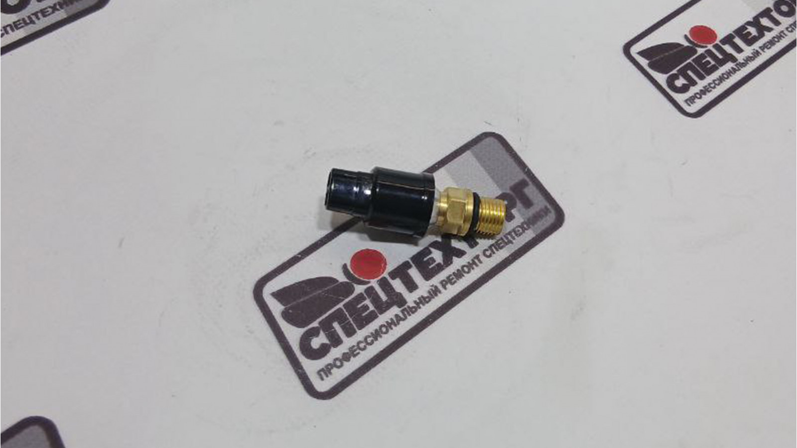 Датчик давления Hyundai R200W-7 31E5-40560 Датчик давления Hyundai R200W-7 31E5-40560