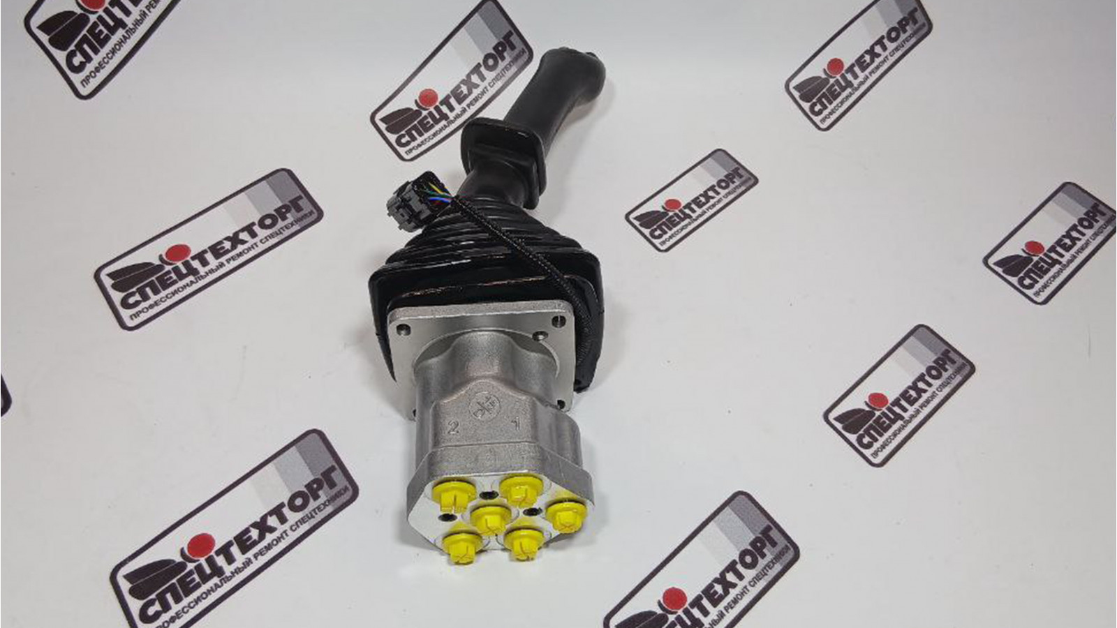 Джойстик левый Hyundai R300LC-9A R300LC-9S R300LC-9SH R320LC-9 R330LC-9S R380LC-9SH 31Q8-20031 Джойстик левый Hyundai R300LC-9A R300LC-9S R300LC-9SH R320LC-9 R330LC-9S R380LC-9SH 31Q8-20031