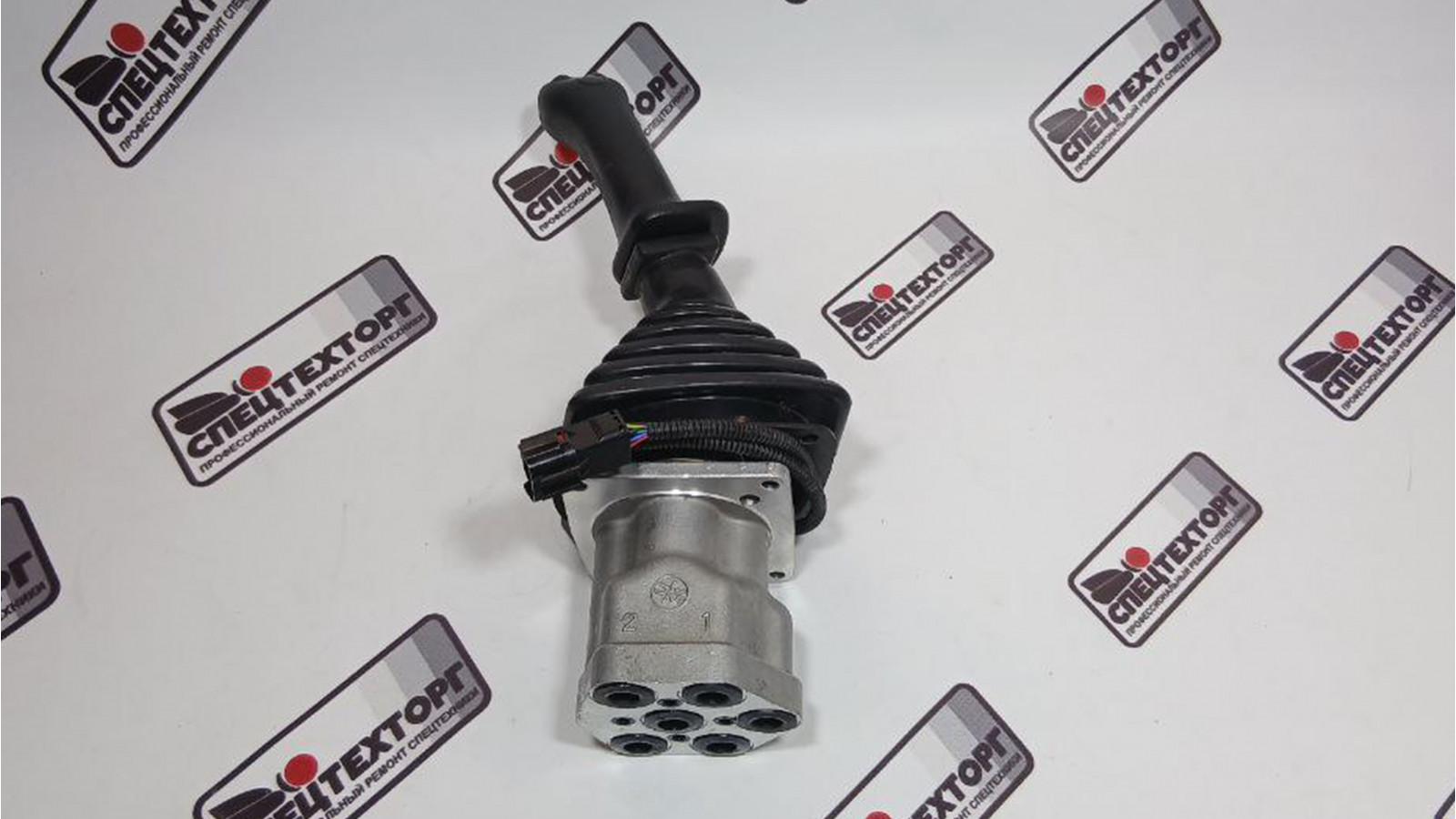 Джойстик правый Hyundai R300LC-9A R300LC-9S R300LC-9SH R320LC-9 R330LC-9S R380LC-9SH 31Q8-20041 Джойстик правый Hyundai R300LC-9A R300LC-9S R300LC-9SH R320LC-9 R330LC-9S R380LC-9SH 31Q8-20041