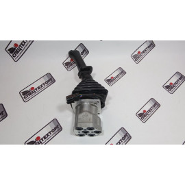 Джойстик правый Hyundai R300LC-9A R300LC-9S R300LC-9SH R320LC-9 R330LC-9S R380LC-9SH 31Q8-20041 Джойстик правый Hyundai R300LC-9A R300LC-9S R300LC-9SH R320LC-9 R330LC-9S R380LC-9SH 31Q8-20041