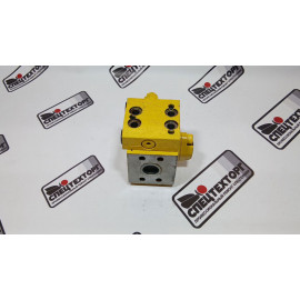 Гидравлический клапан Komatsu PC200-6 702-21-09145